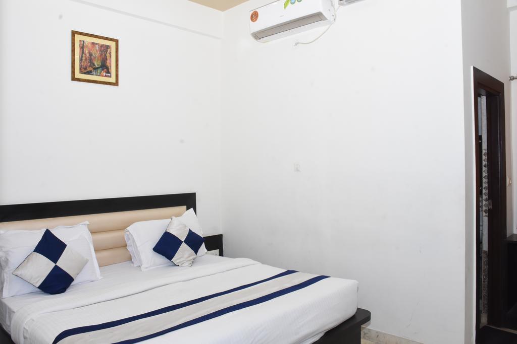 מלון אגרה Aaradhya Residency מראה חיצוני תמונה