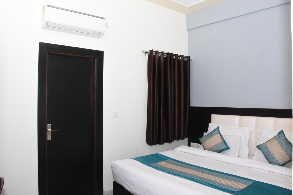 מלון אגרה Aaradhya Residency מראה חיצוני תמונה
