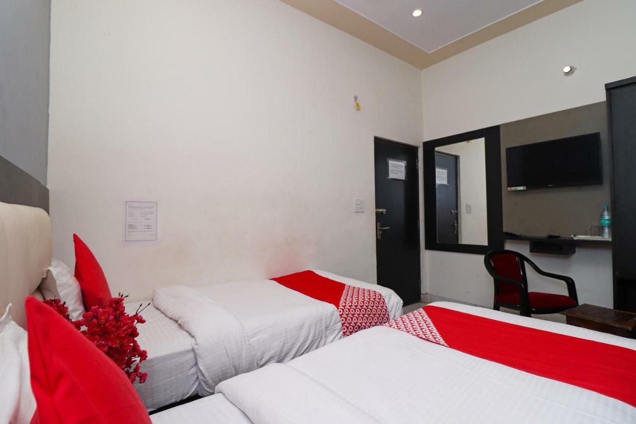 מלון אגרה Aaradhya Residency מראה חיצוני תמונה